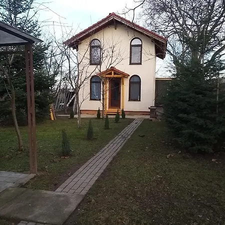 Tiny * Μπρασόβ